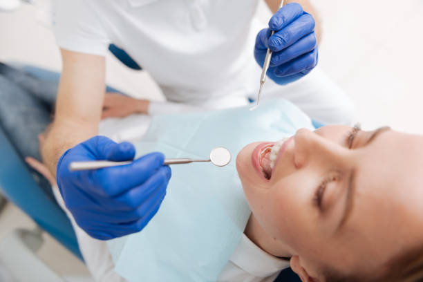 Best Emergency Dental Care  in Parkwood, CA